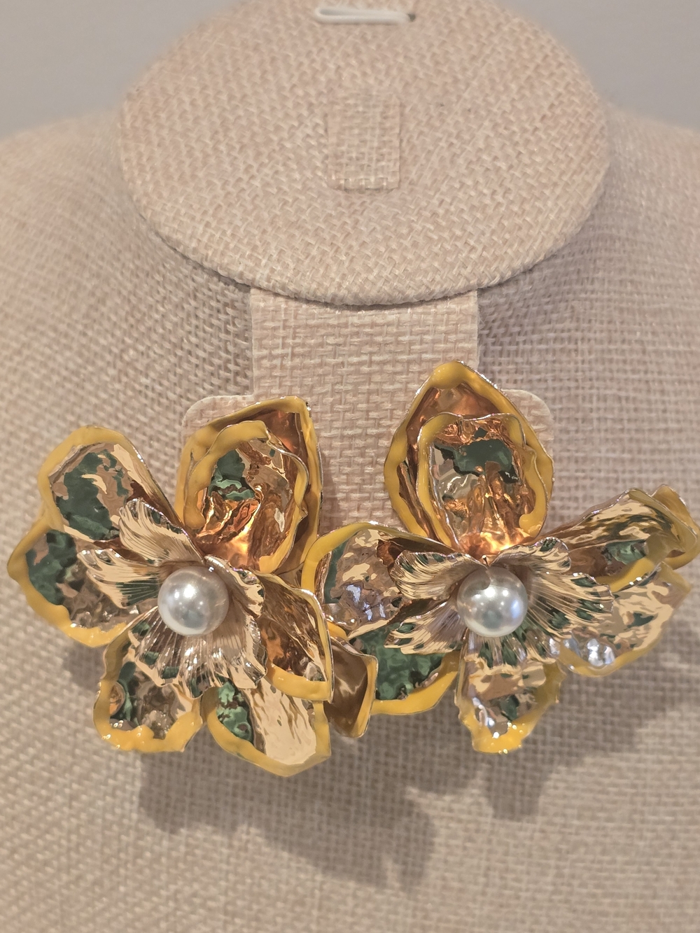 Daisy Fuentes Gold Flower Pearl Statement Earrings - Yellow Trim - Picture 4 of 4